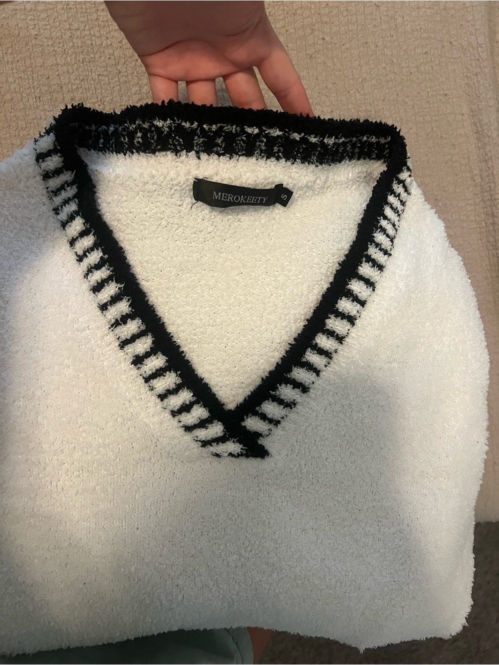Relaxed V-Neck Fuzzy Pajama Set - White - Picture 2 of 3